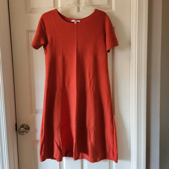 uniqlo orange dress Stylish beach looks | UNIQLO TODAY
